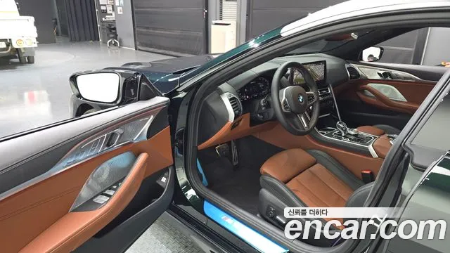 BMW 8-Series 2026 thumb 10