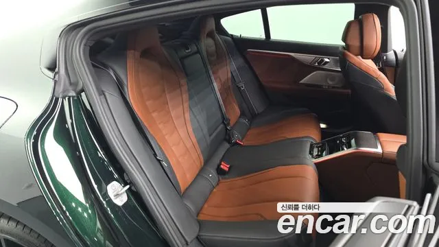BMW 8-Series 2026 thumb 12
