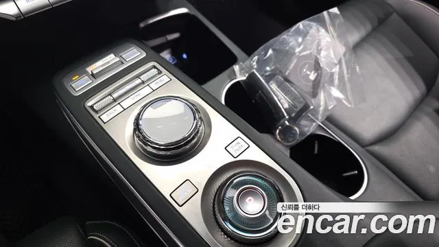 Genesis GV70 2022 thumb 9