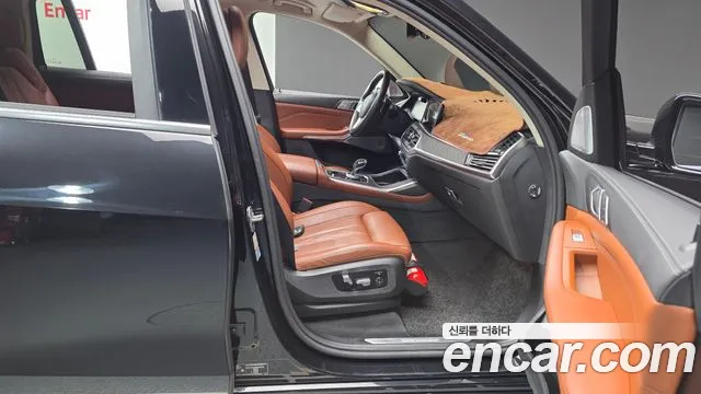 BMW X7 2021 thumb 11