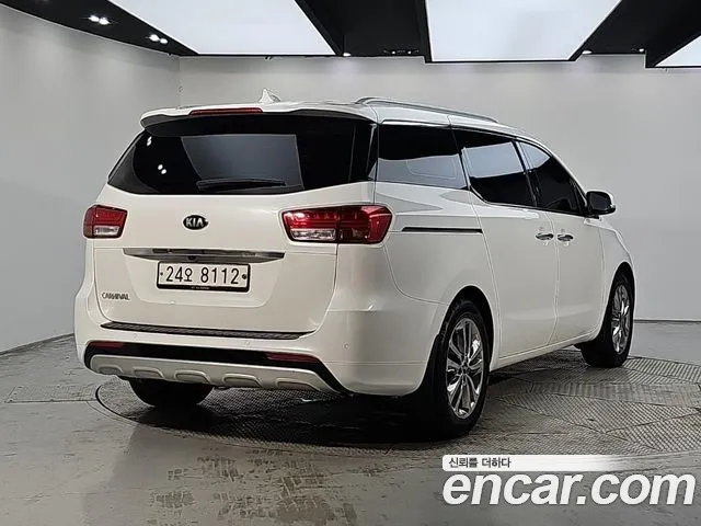 Kia Carnival 2014 thumb 4