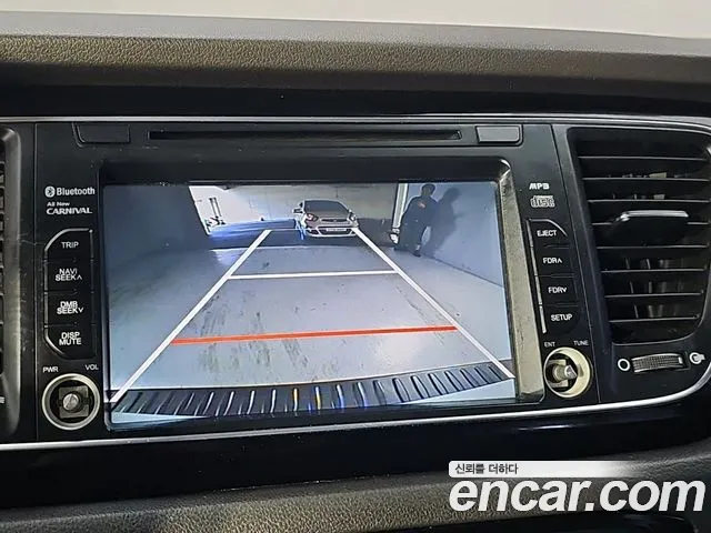 Kia Carnival 2014 thumb 5