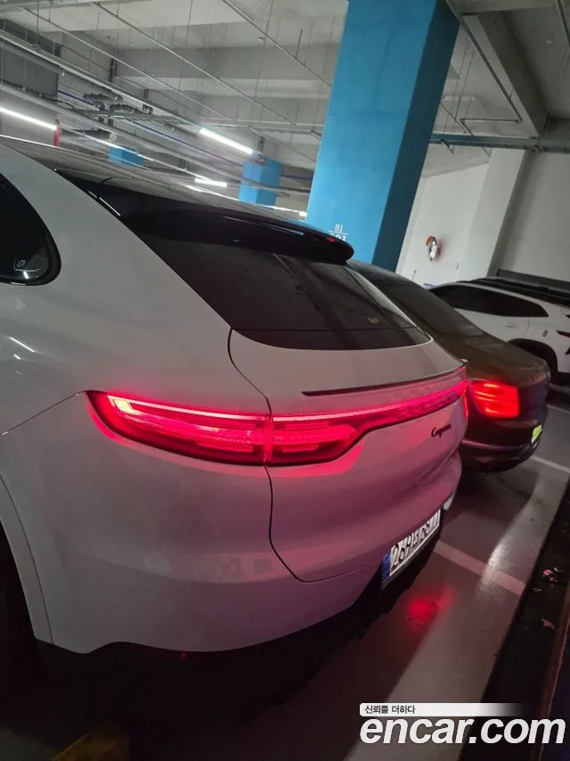 Porsche Cayenne 2021 thumb 3