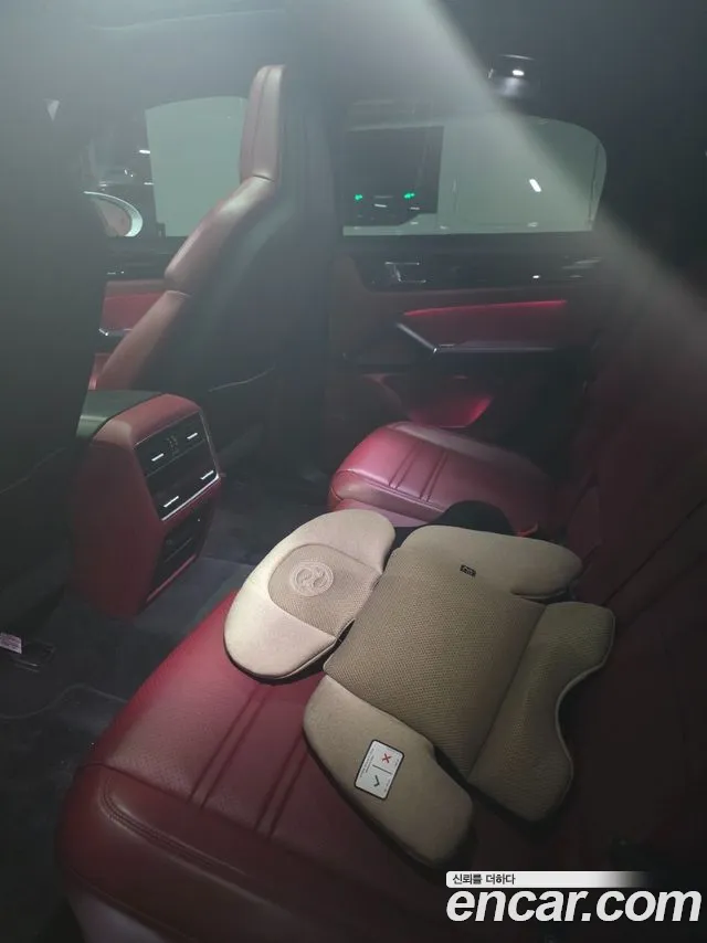 Porsche Cayenne 2021 thumb 7