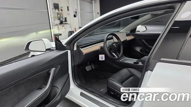 Tesla Model 3 2021 thumb 10