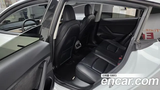 Tesla Model 3 2021 thumb 11
