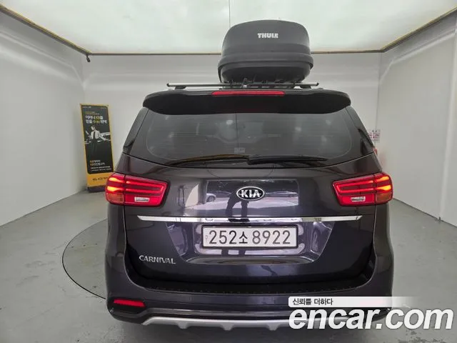 Kia Carnival 2019 thumb 4