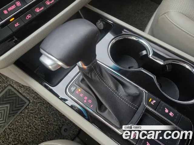 Kia Carnival 2019 thumb 9
