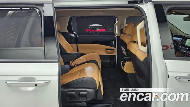 Kia Carnival 2023 thumb 11