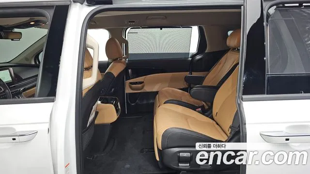 Kia Carnival 2023 thumb 12