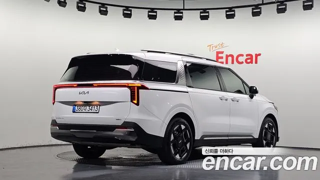 Kia Carnival 2024 thumb 2
