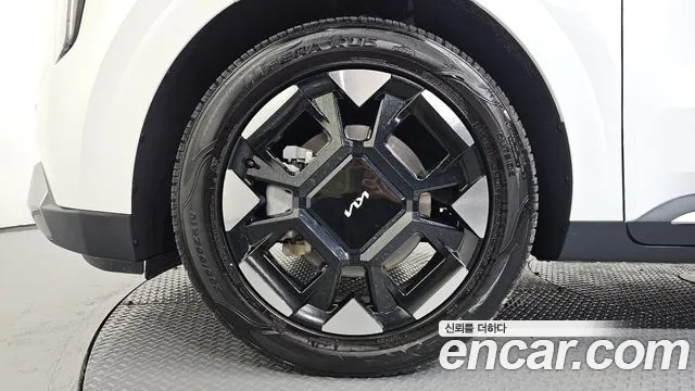 Kia Carnival 2024 thumb 5