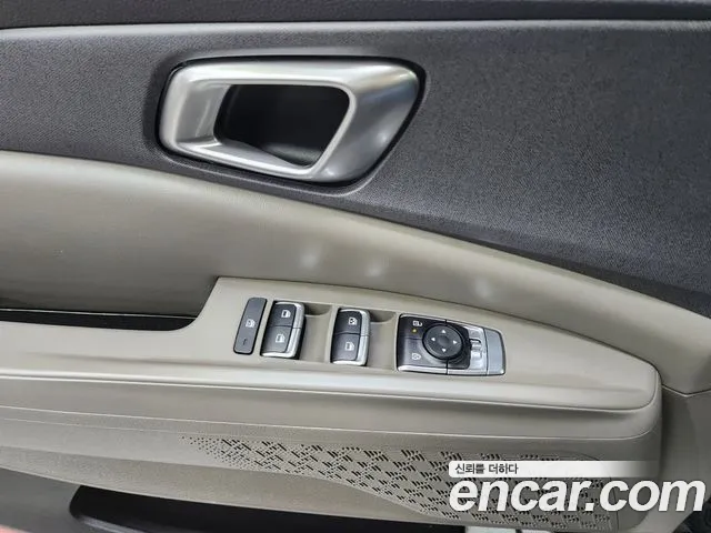 Kia Carnival 2024 thumb 4