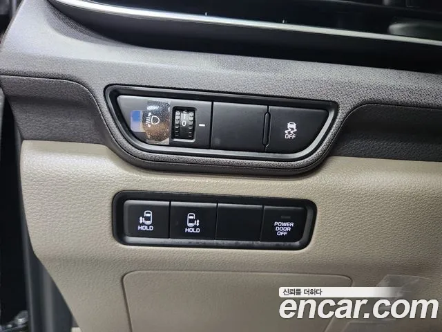 Kia Carnival 2024 thumb 5
