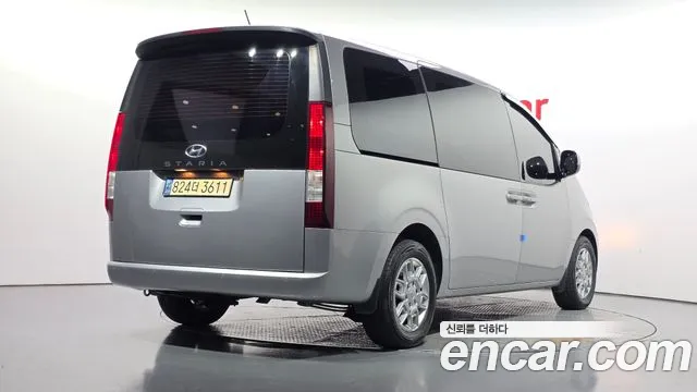 Hyundai Staria 2022 thumb 2
