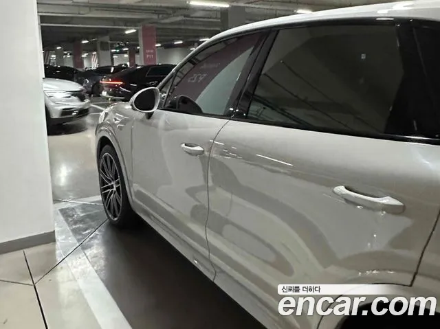 Porsche Cayenne 2021 thumb 5