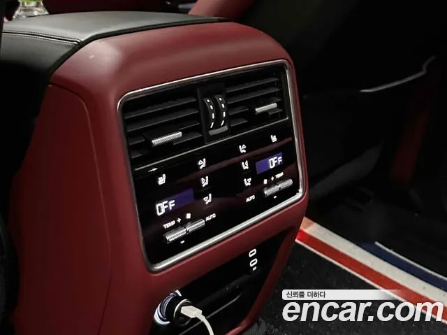 Porsche Cayenne 2021 thumb 11