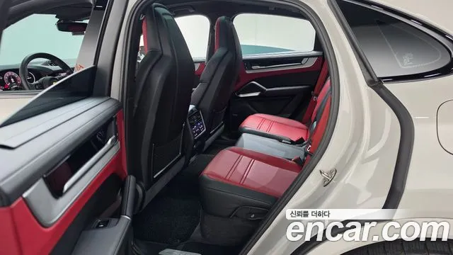 Porsche Cayenne 2024 thumb 10