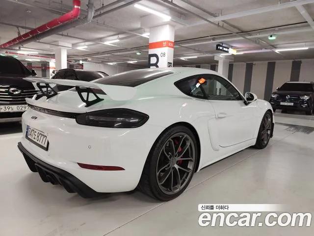 Porsche Cayman 2020 thumb 2