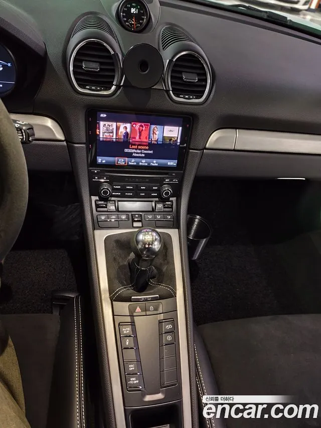 Porsche Cayman 2020 thumb 9