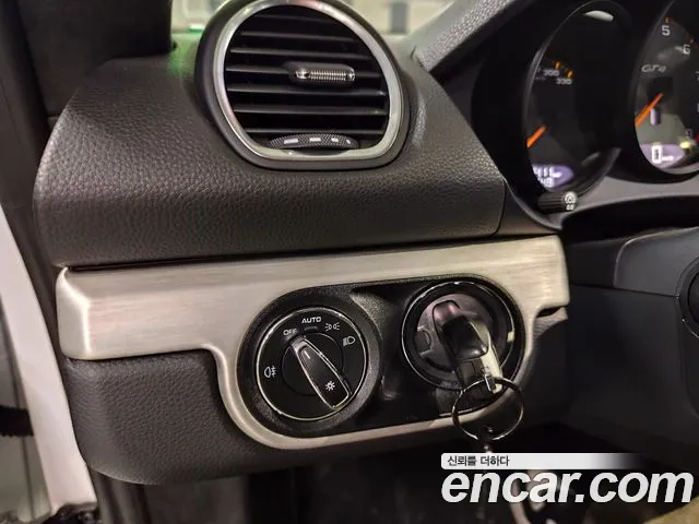 Porsche Cayman 2020 thumb 12