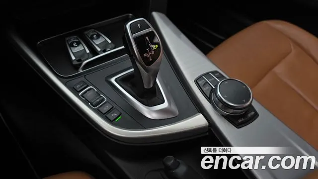 BMW 4-Series 2017 thumb 9
