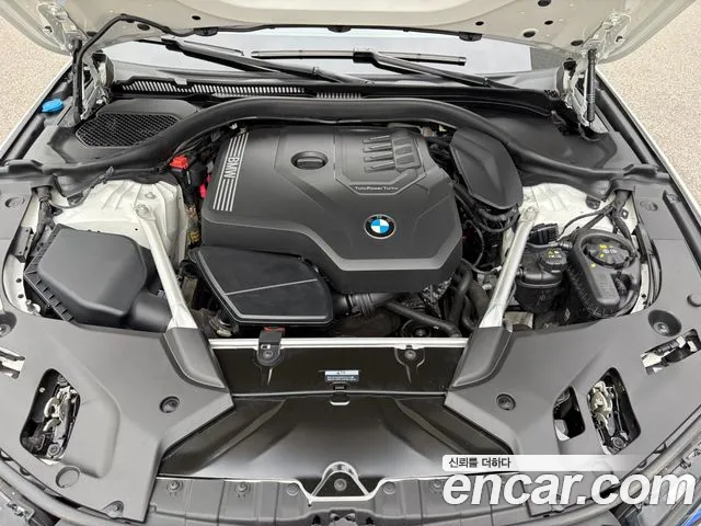 BMW 5-Series 2023 thumb 6