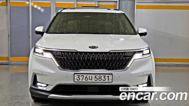 Kia Carnival 2021 thumb 2