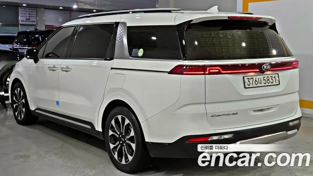 Kia Carnival 2021 thumb 6