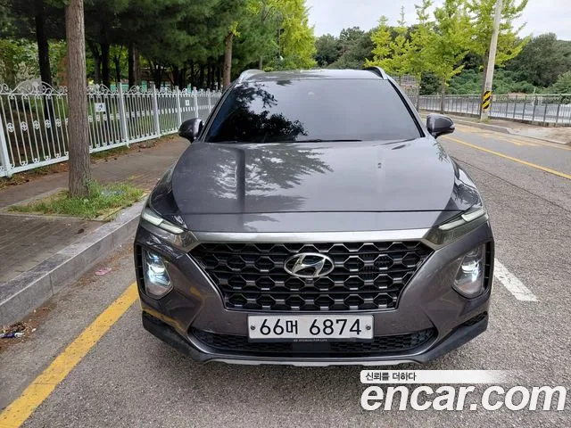 Hyundai Santa Fe 2019 thumb 3