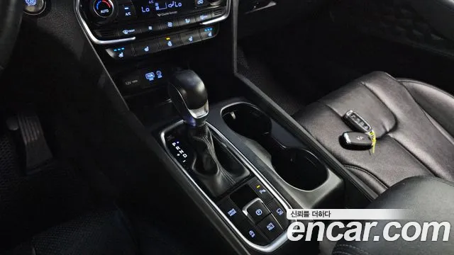Hyundai Santa Fe 2018 thumb 9