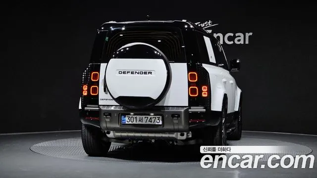 Land Rover Defender 2024 thumb 4