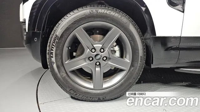 Land Rover Defender 2024 thumb 5