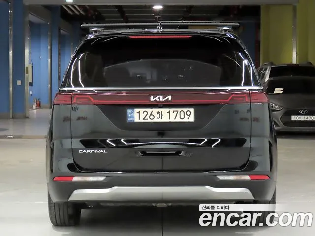 Kia Carnival 2021 thumb 4