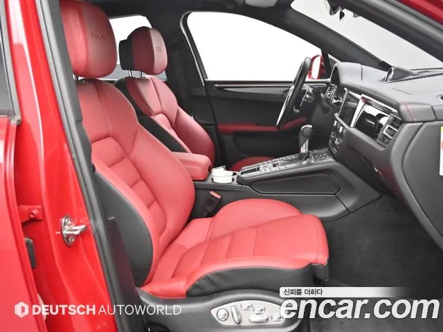 Porsche Macan 2021 thumb 10