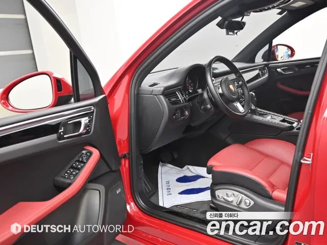 Porsche Macan 2021 thumb 12