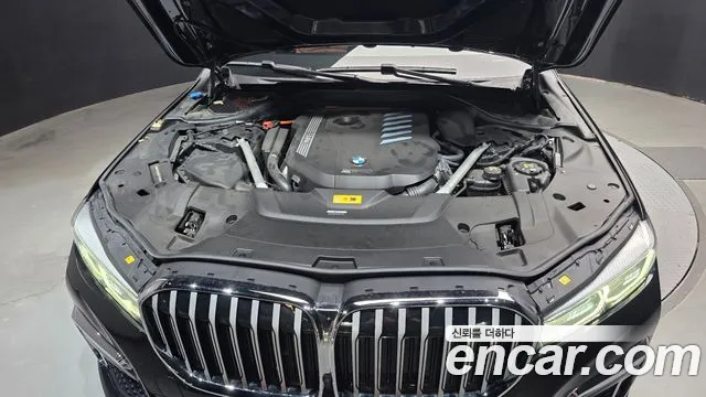 BMW 7-Series 2020 thumb 6