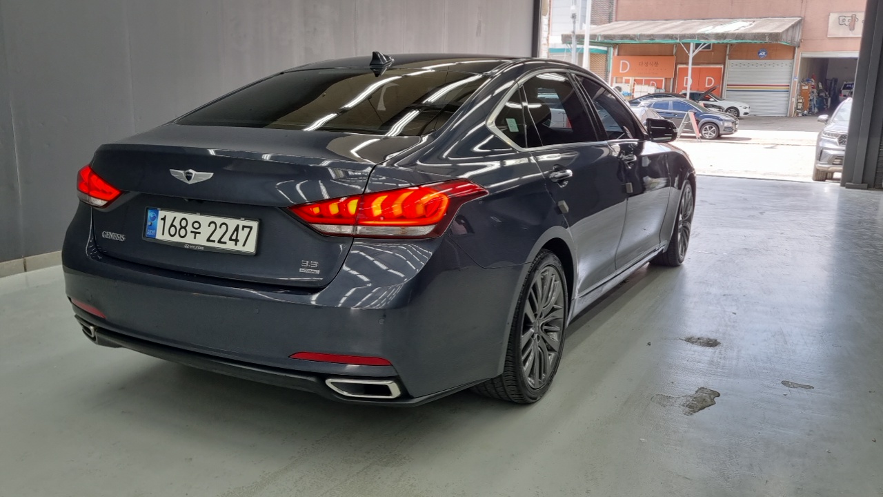 Hyundai Genesis 2015 thumb 2