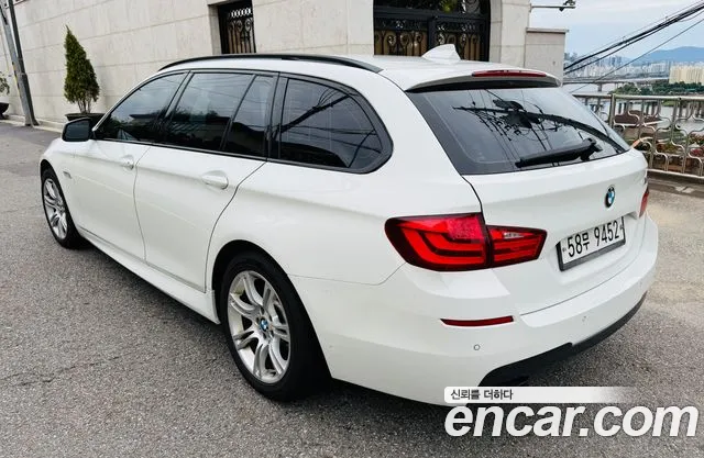 BMW 5-Series 2012 thumb 6