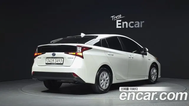 Toyota Prius 2020 thumb 2