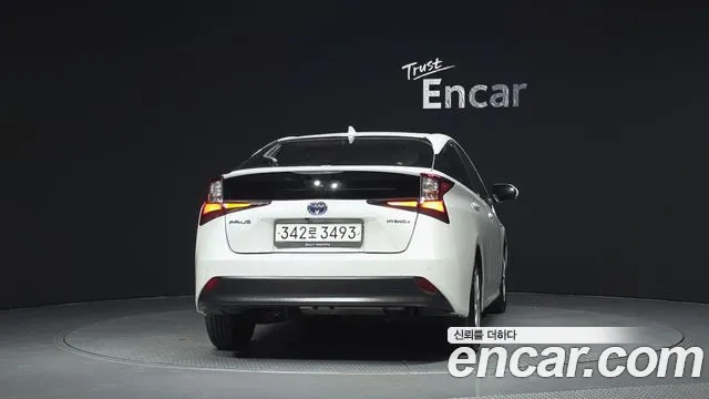 Toyota Prius 2020 thumb 4