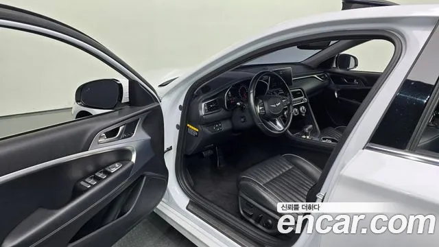 Genesis G70 2018 thumb 10