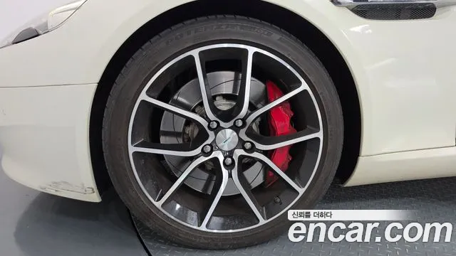 Astonmartin Rapide 2018 thumb 5