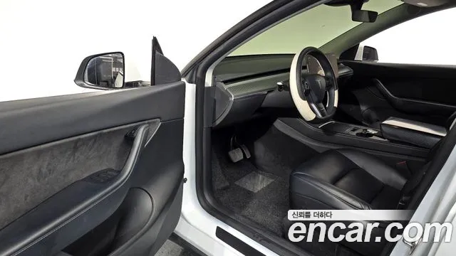 Tesla Model Y 2022 thumb 9