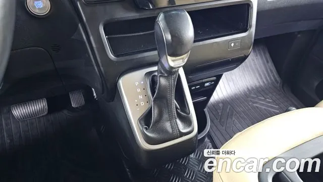 Hyundai Staria 2021 thumb 9