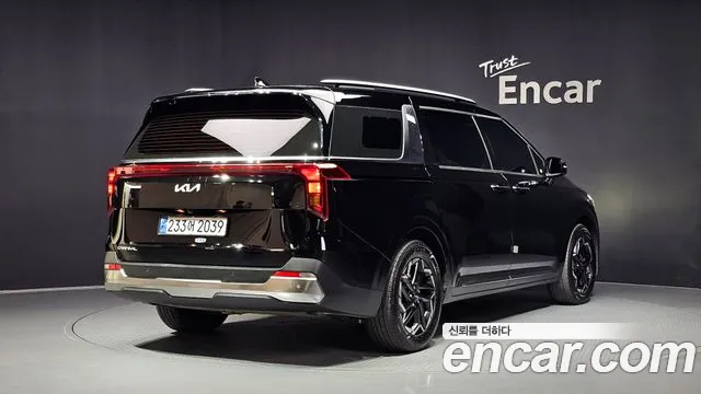Kia Carnival 2024 thumb 2