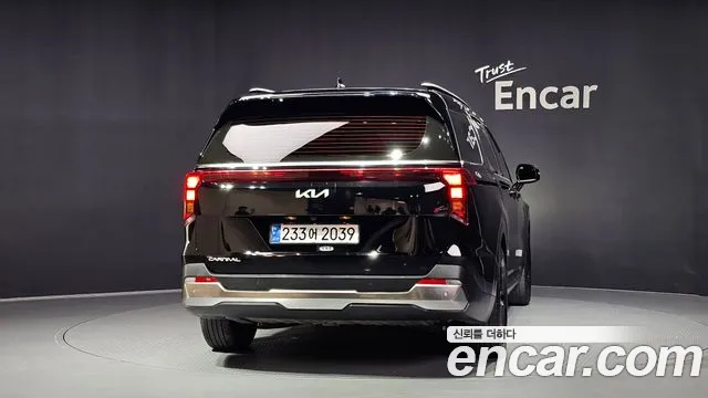 Kia Carnival 2024 thumb 4
