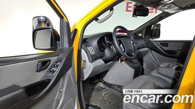 Hyundai Starex 2018 thumb 10