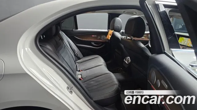Mercedes-Benz E-Класс 2020 thumb 12