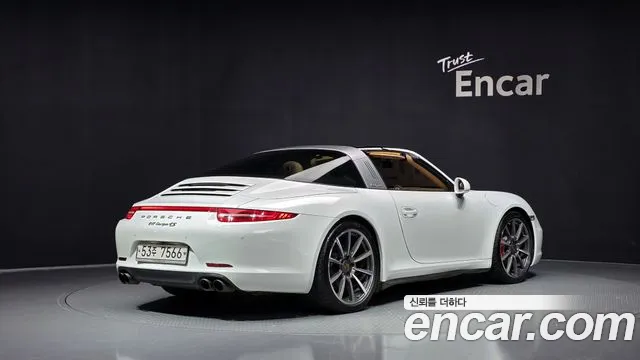 Porsche 911 2015 thumb 2